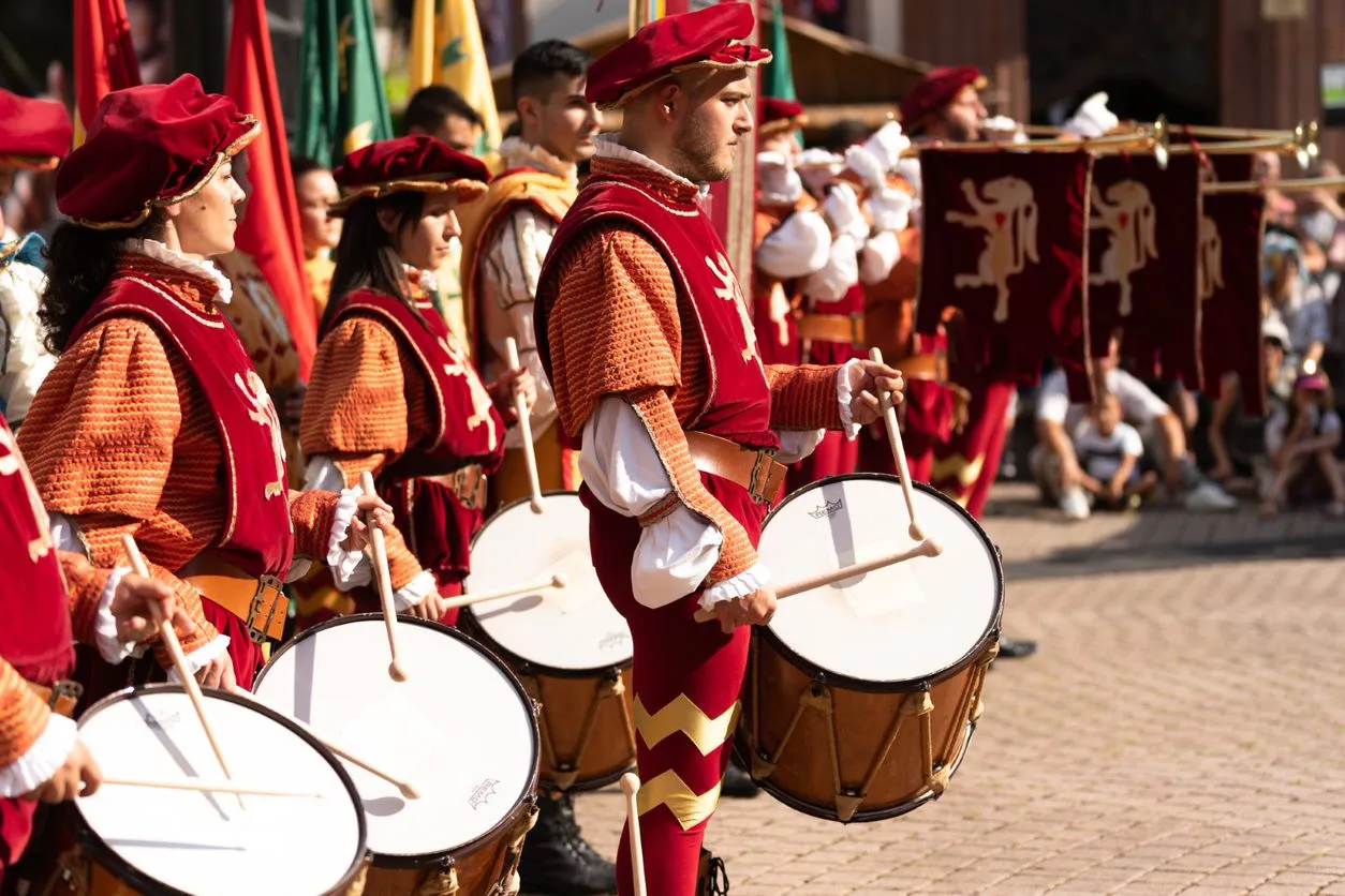 Tamburi Musici Sbandieratori dei Rioni di Cori
